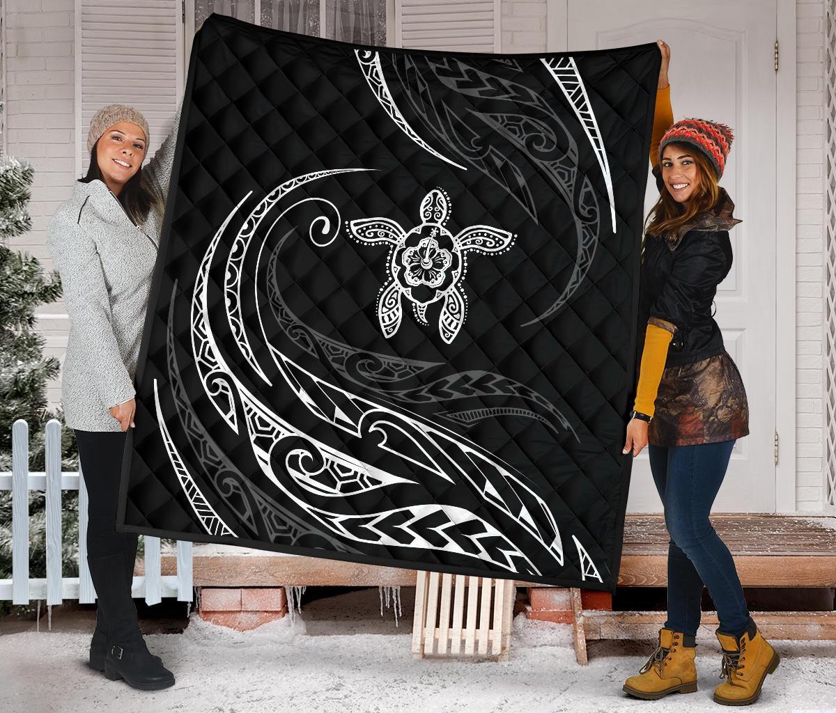 Hawaii Turtle Hibicus Premium Quilt - Frida Style - White - Polynesian Pride