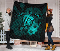 Hawaii Hibiscus Premium Quilt - Harold Turtle - Turquoise - Polynesian Pride