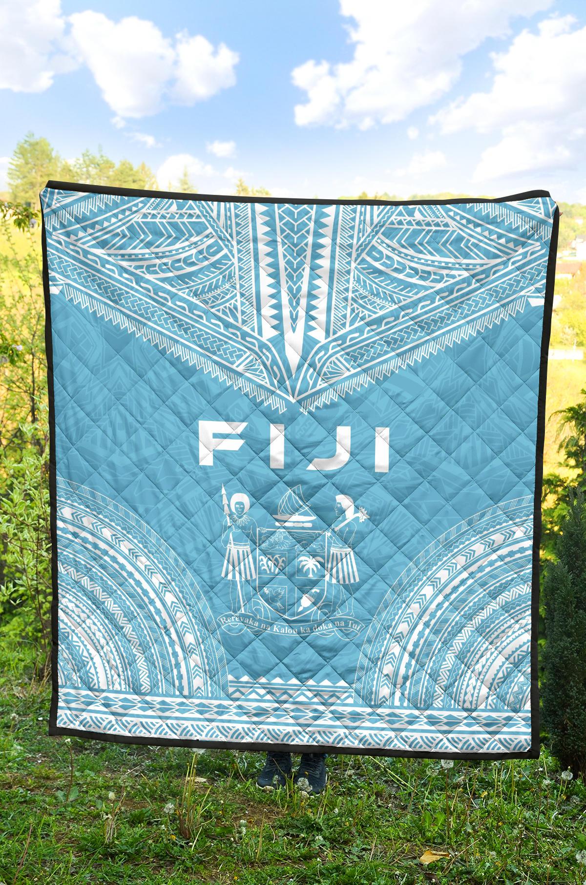 Fiji Premium Quilt - Fiji Coat Of Arms Polynesian Chief Light Blue Version - Polynesian Pride