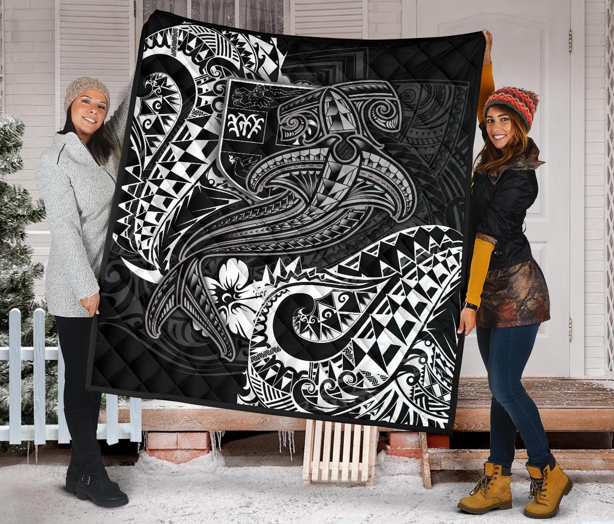 Fiji Premium Quilt - White Shark Polynesian Tattoo - Polynesian Pride