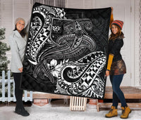 Fiji Premium Quilt - White Shark Polynesian Tattoo - Polynesian Pride