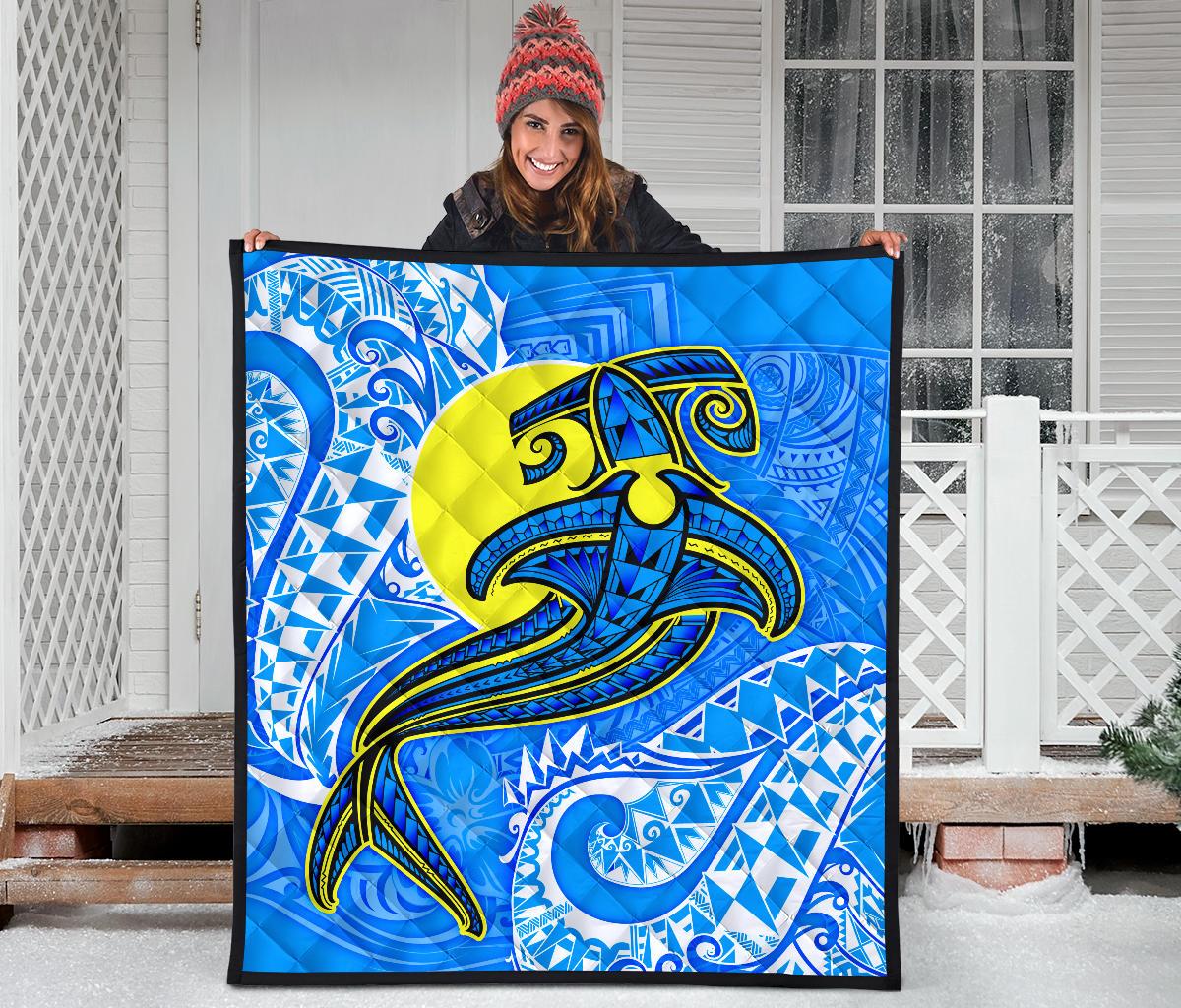 Palau Polynesian Premium Quilt - Palau Flag with Polynesian Tattoo - Polynesian Pride