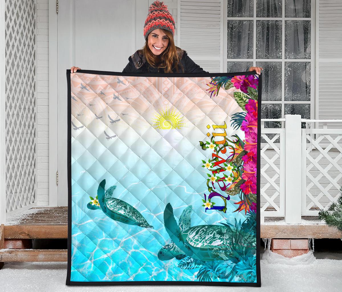 Polynesian Hawaii Quilts - View sea Hawaii with Turtle and Whale - Polynesian Pride