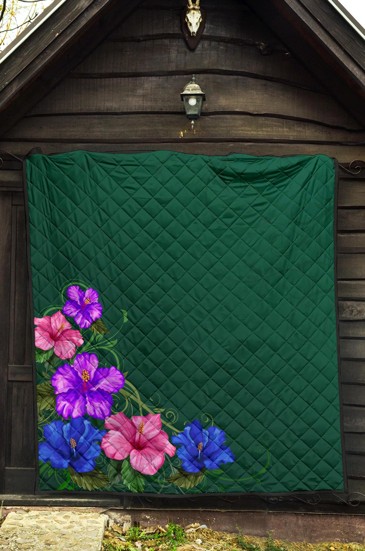 Only Hibiscus Premium Quilt - Polynesian Pride