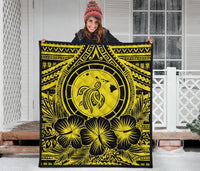Hawaii Premium Quilt - Hawaii Map Honu Hibiscus Yellow Polynesian Premium Quilt - Polynesian Pride
