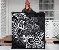 Vanuatu Polynesian Premium Quilt - White Shark Polynesian Tattoo - Polynesian Pride