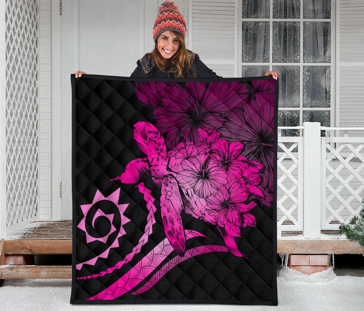 Hawaii Turtle Hibiscus Polynesian Vintage Premium Quilt - Pink - Polynesian Pride