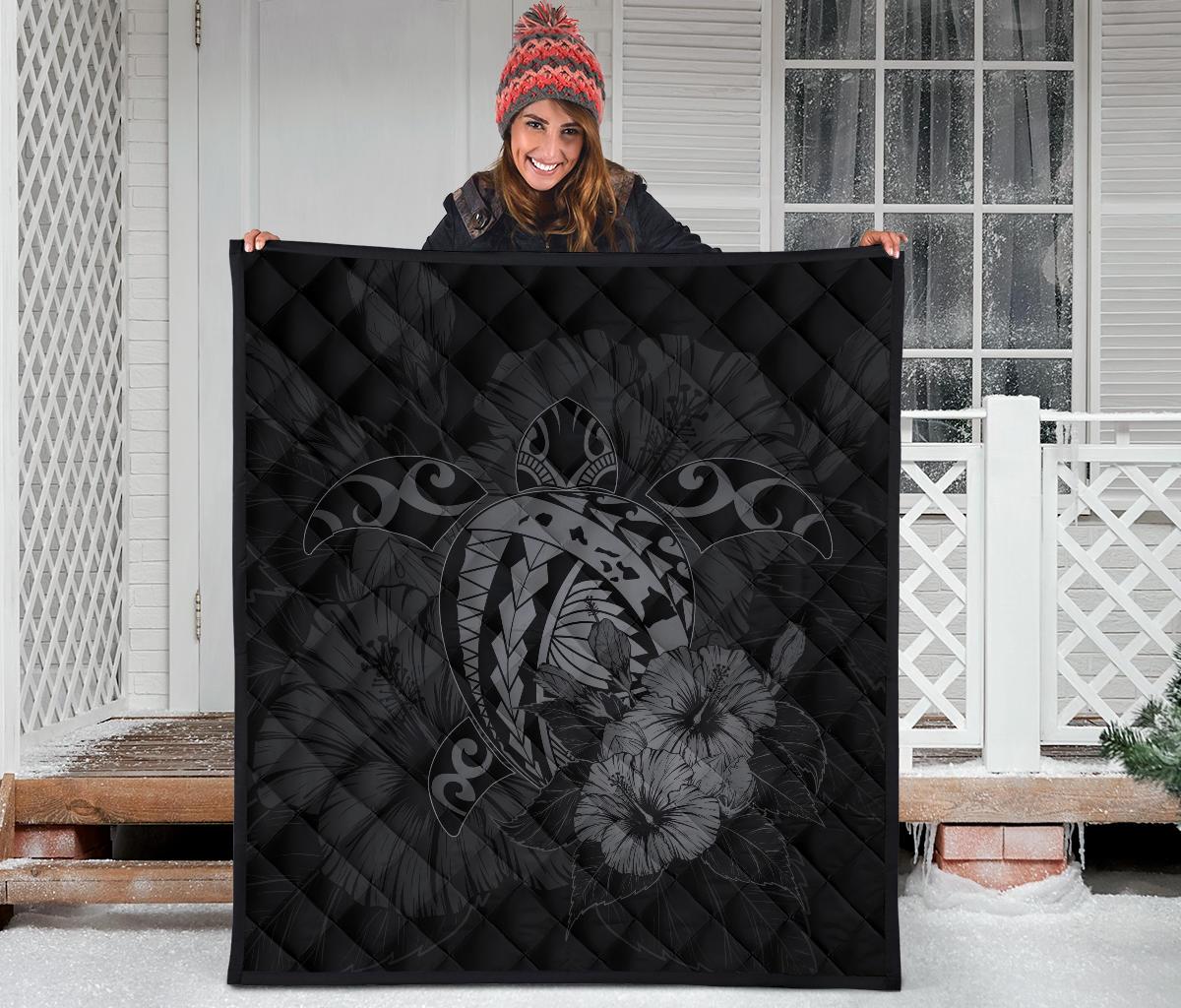 Hawaii Hibiscus Premium Quilt - Harold Turtle - Gray - Polynesian Pride