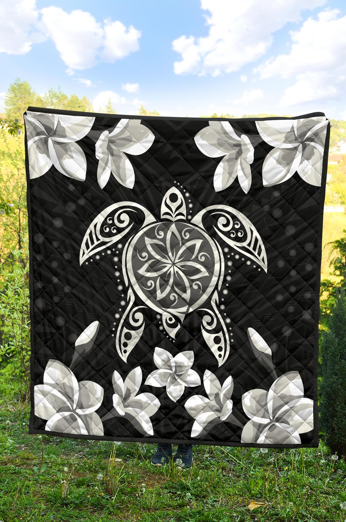Hawaiian Silver Turtle Plumeria Quilt - Polynesian Pride