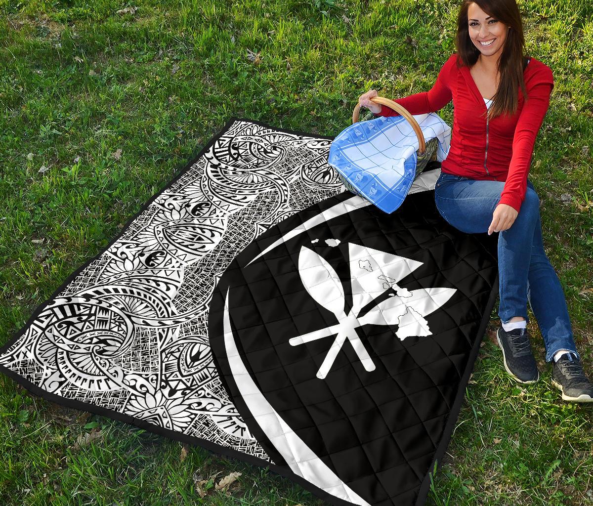 Hawaii Kanaka Polynesian Black And White Premium Quilt - Circle Style - Polynesian Pride