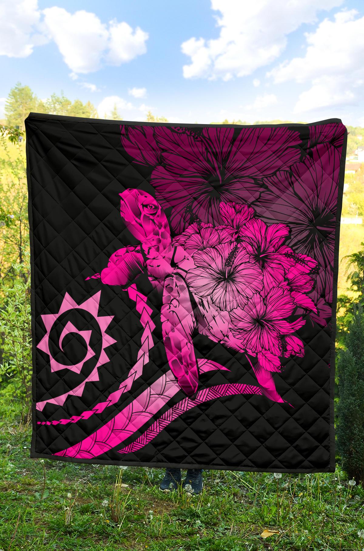 Hawaii Turtle Hibiscus Polynesian Vintage Premium Quilt - Pink - Polynesian Pride