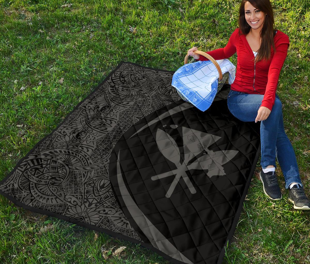 Hawaii Kanaka Polynesian Black And Grey Premium Quilt - Circle Style - Polynesian Pride