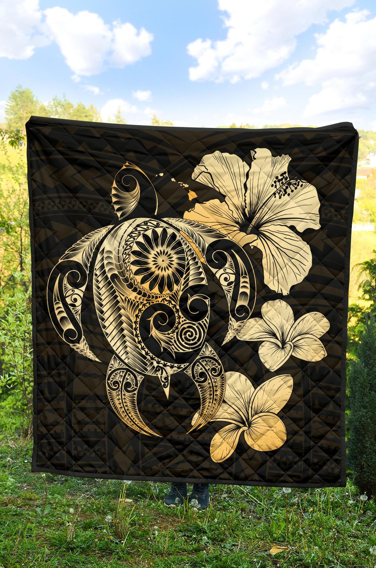 Hibiscus Plumeria Mix Polynesian Gold Turtle Premium Quilt - Polynesian Pride
