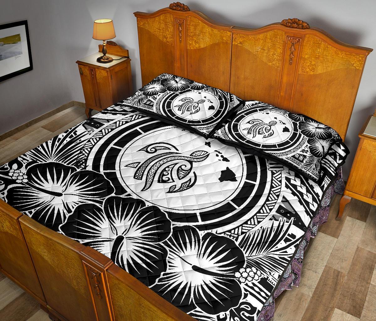 Hawaiian Map Honu Hibiscus White Polynesian Quilt Bed Set - Polynesian Pride