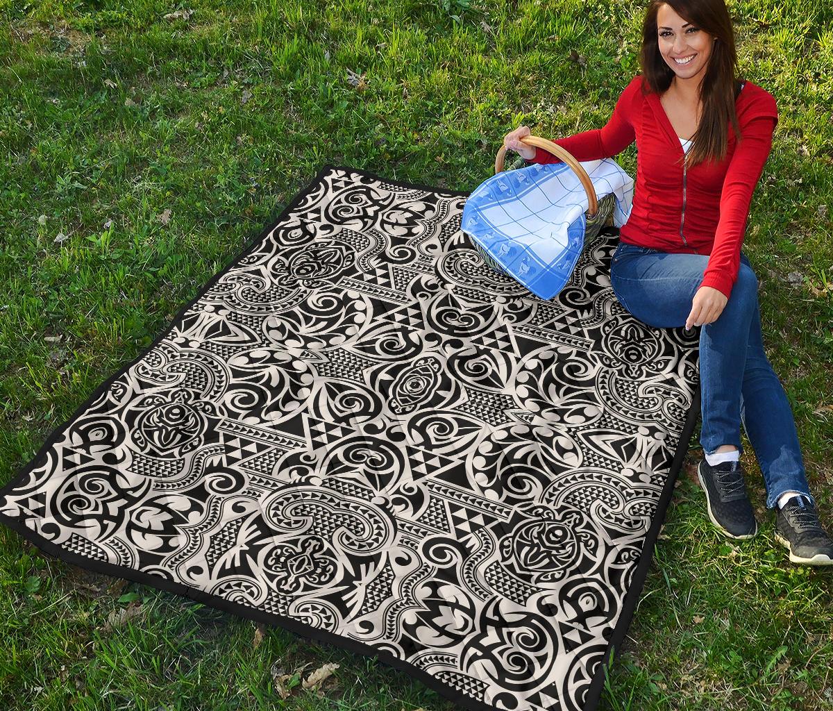 Polynesian Tribal Premium Quilt Black White - Polynesian Pride