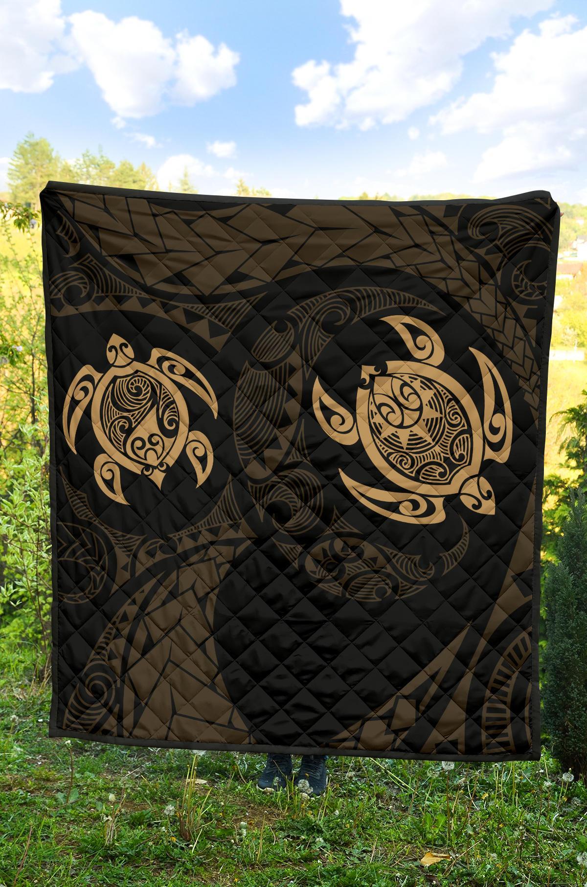 Hawaii Polynesian Turtle Premium Quilt Gold - Polynesian Pride
