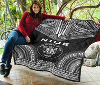 Niue Premium Quilt - Niue Seal Polynesian Chief Black Version - Polynesian Pride