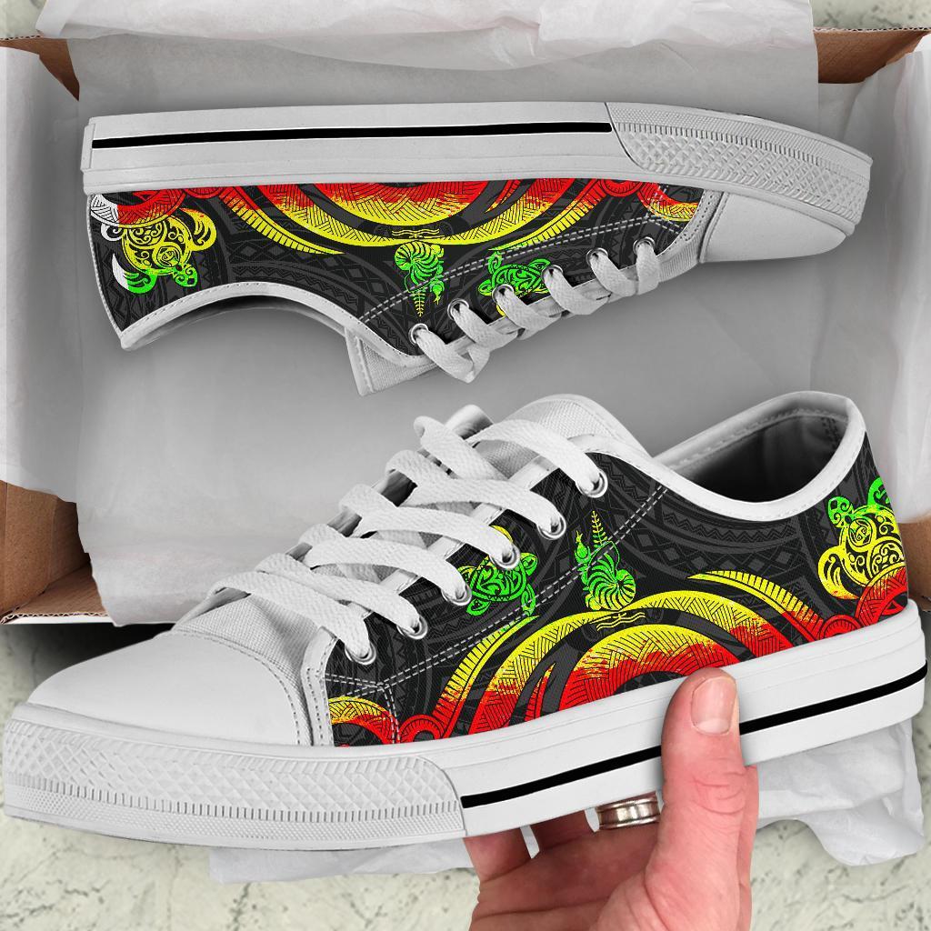 New Caledonia Low Top Canvas Shoes - Reggae Tentacle Turtle - Polynesian Pride