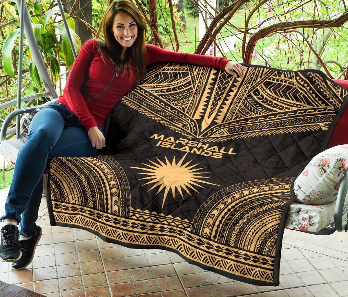 Marshall Islands Premium Quilt - Marshall Islands Flag Polynesian Chief Gold Version - Polynesian Pride