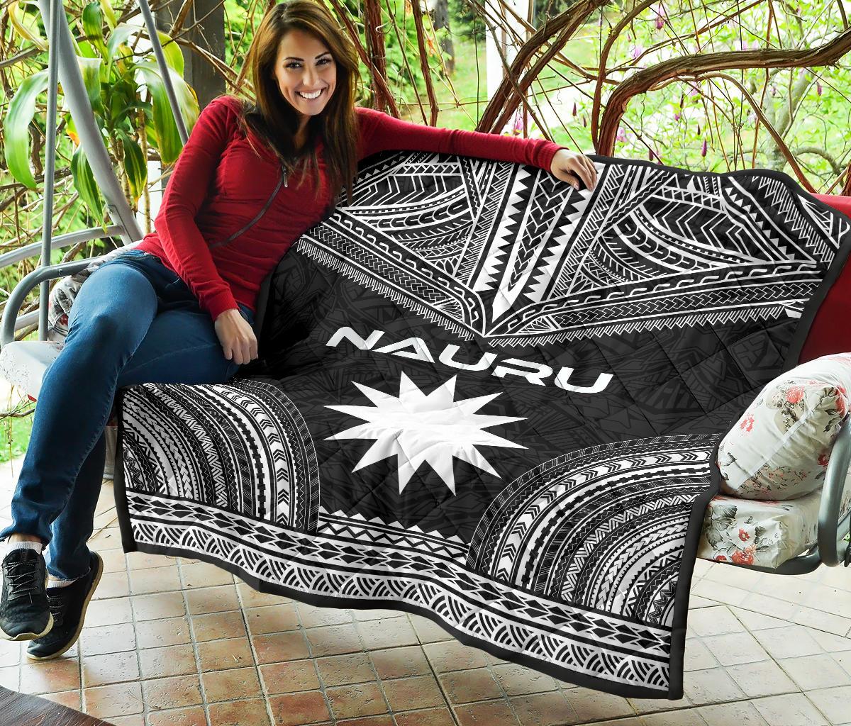 Nauru Premium Quilt - Nauru Flag Polynesian Chief Black Version - Polynesian Pride