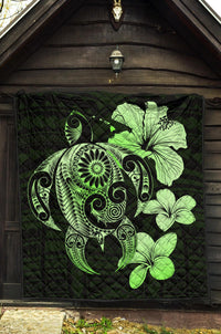 Hibiscus Plumeria Mix Polynesian Green Turtle Premium Quilt - Polynesian Pride