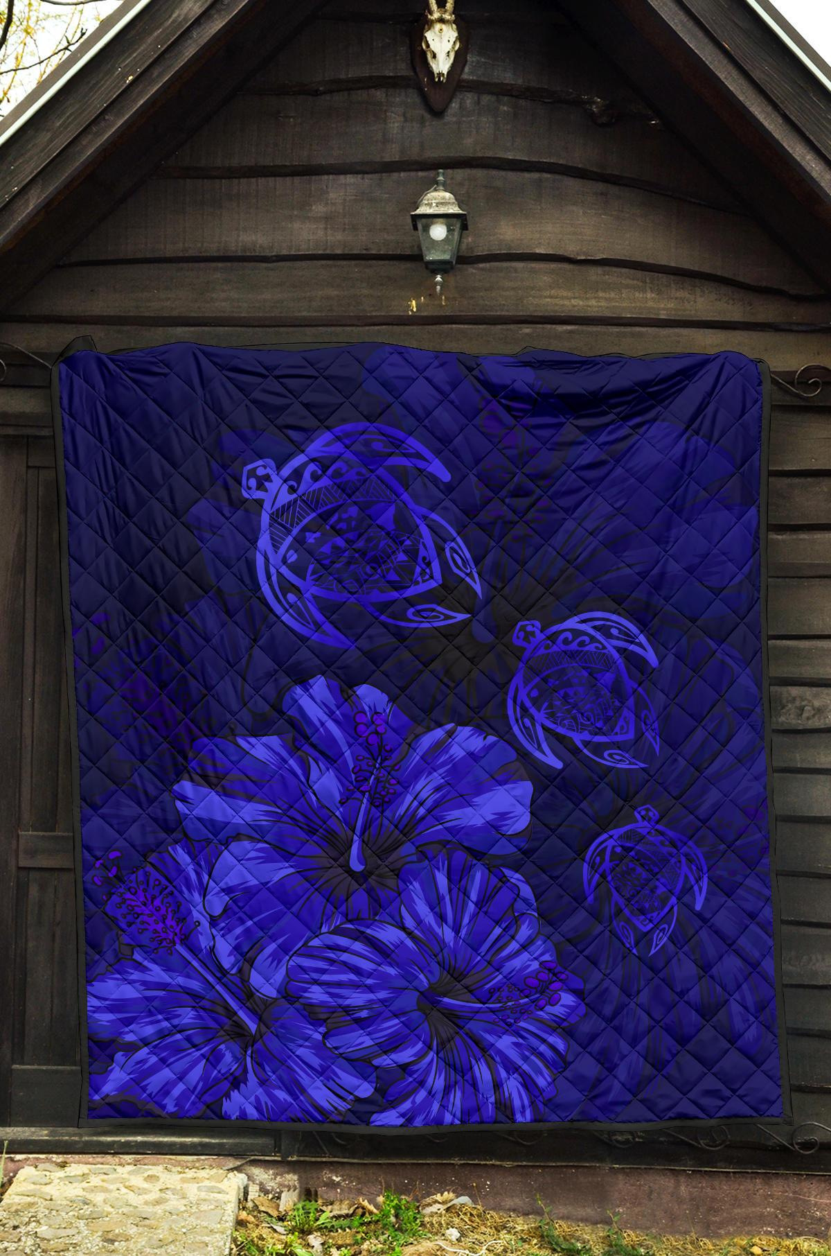 Hawaiian Map Turtle Hibiscus Vintage Polynesian Premium Quilt Blue - Polynesian Pride