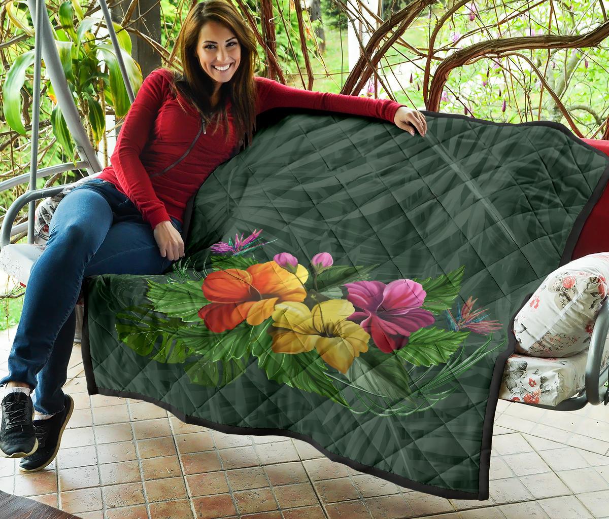 Colorful Hibiscus Premium Quilt - Polynesian Pride