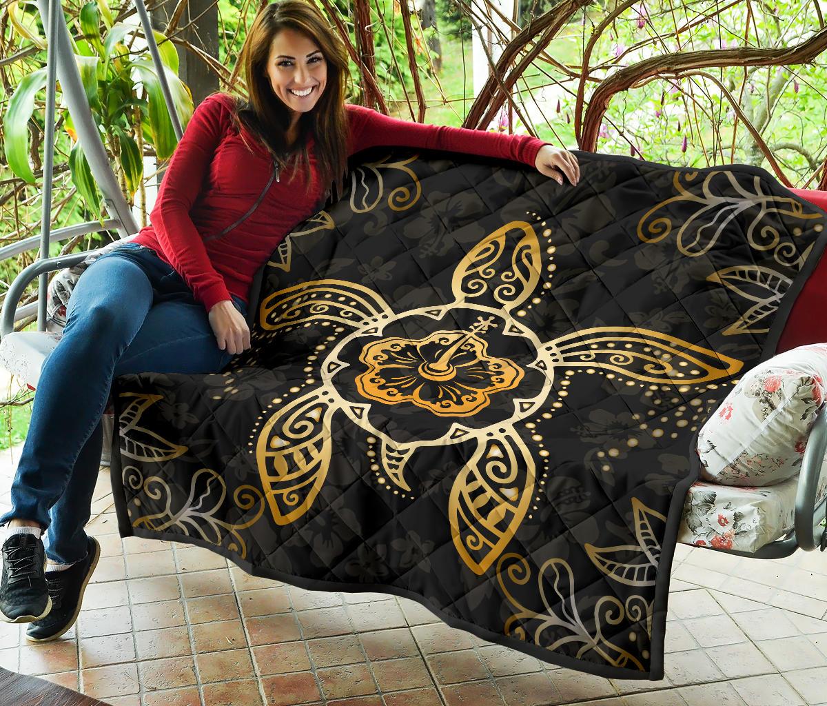Turtle Hibiscus Yellow Premium Quilt - Polynesian Pride