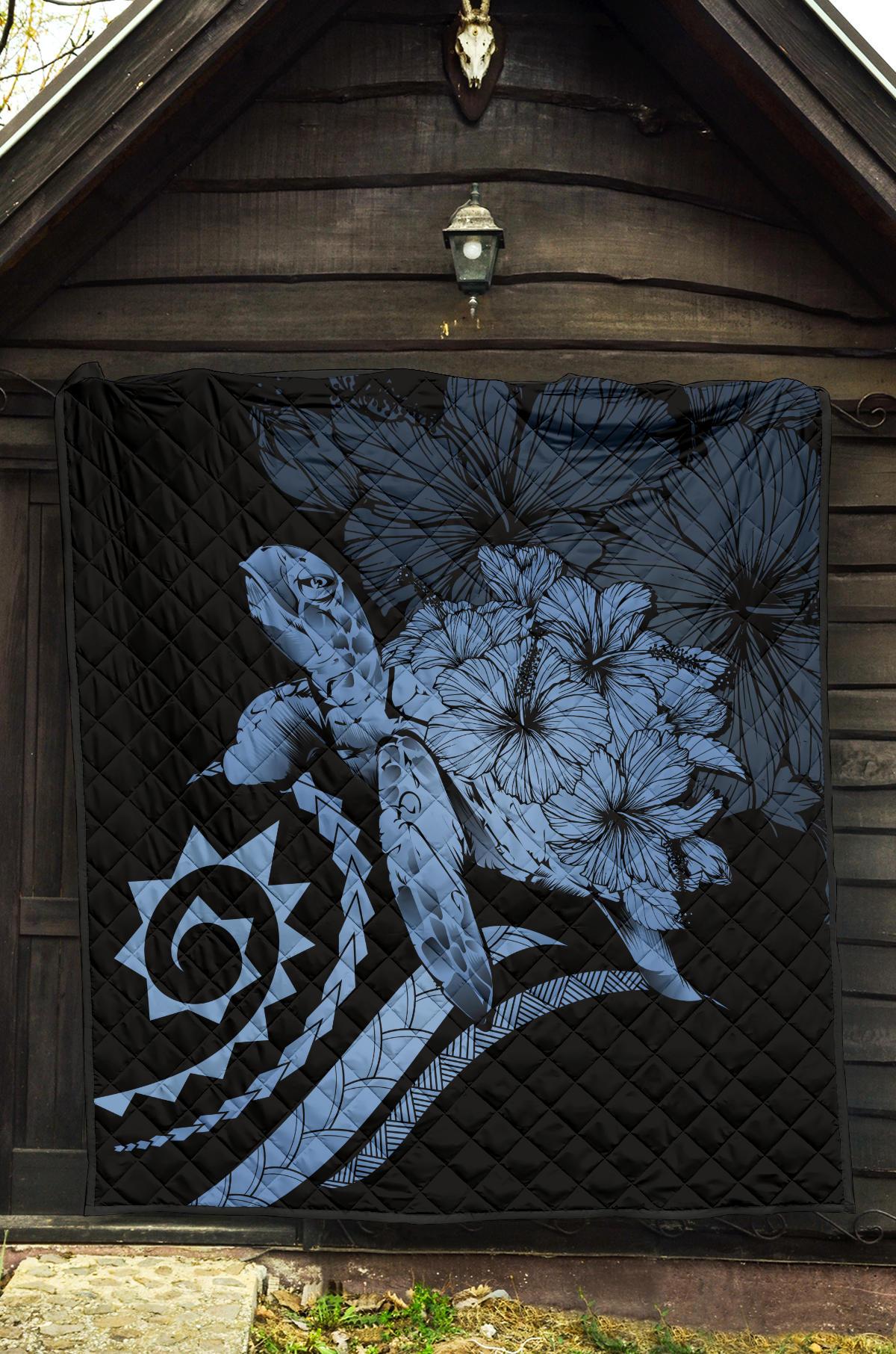 Hawaii Turtle Hibiscus Polynesian Vintage Premium Quilt - Pastel Blue - Polynesian Pride