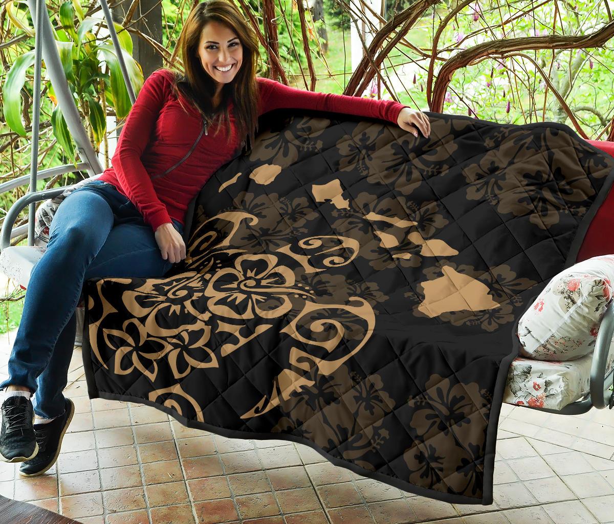 Turtle Hibiscus Map Gold Premium Quilt - Polynesian Pride