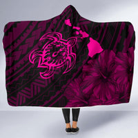 Hawaii Sea Turtle Is Swimming Toward Hooded Blanket Pink - Polynesian Pride