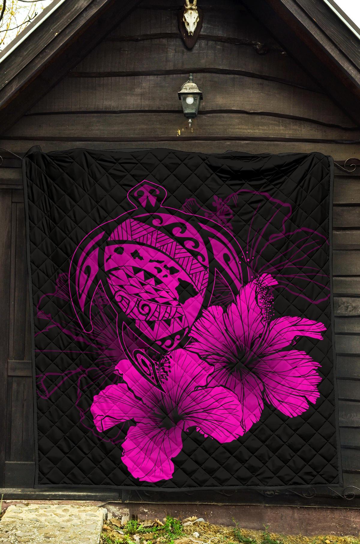 Hawaii Hibiscus Premium Quilt - Turtle Map - Pink - Polynesian Pride