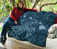 Turtle Hibiscus Map Blue Premium Quilt - Polynesian Pride