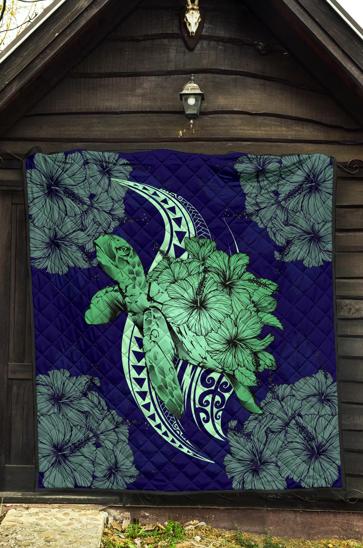 Hawaii Polynesian Turtle Hibiscus Premium Quilt - Green - Polynesian Pride