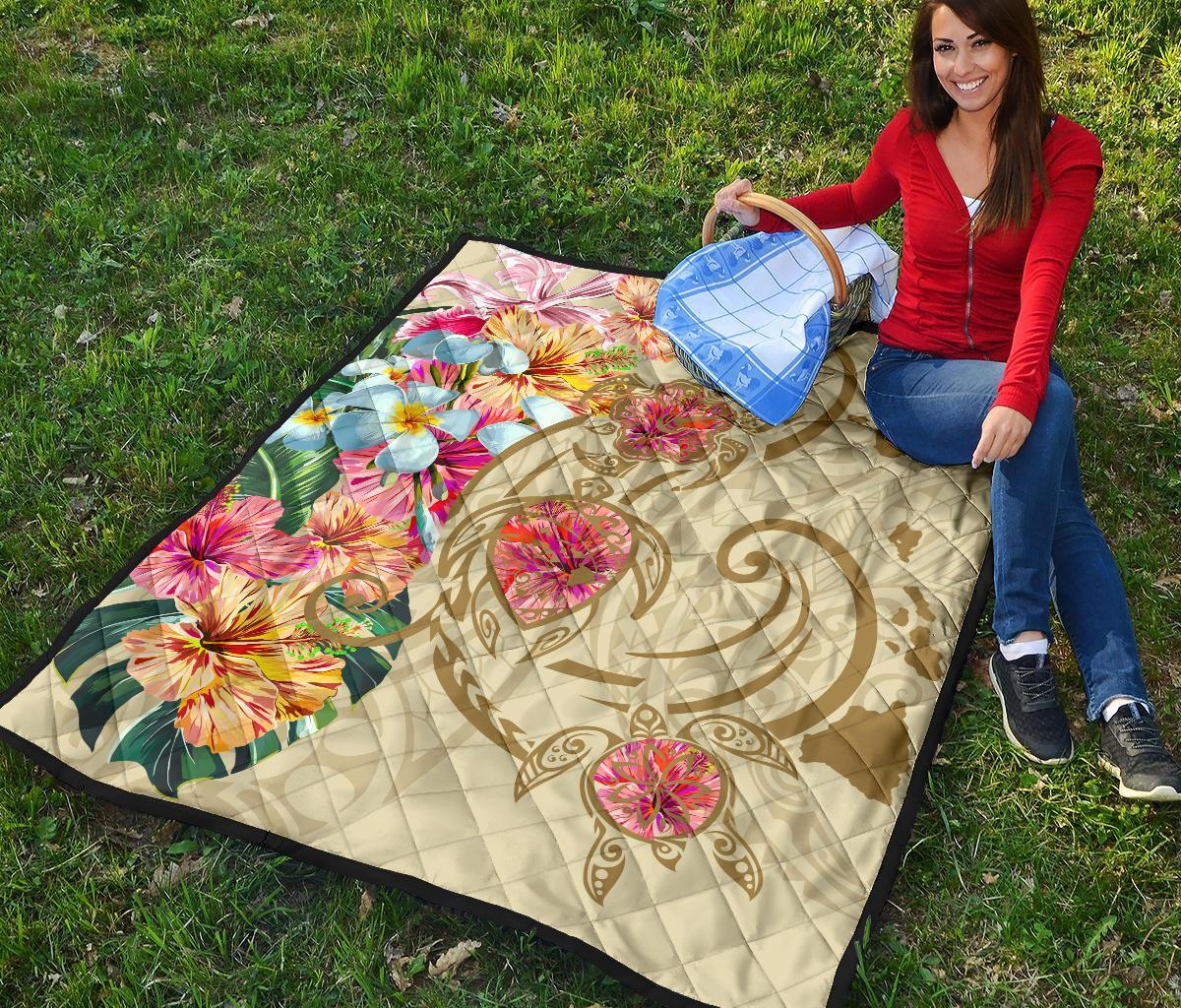 Hawaii Triple Marble Turtle Polynesian Hibiscus Premium Quilt - AH - Benjamin Style - Beige - Polynesian Pride