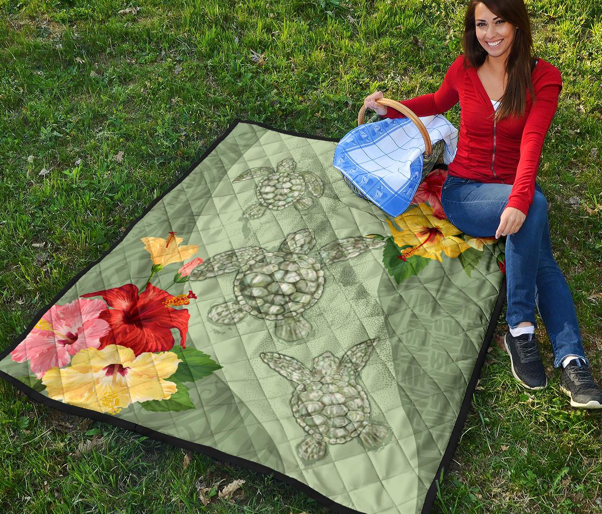Hawaii Turtle Hibiscus Premium Quilt - Tink Style - Polynesian Pride
