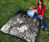 Pohnpei Premium Quilt - Humpback Whale with Tropical Flowers (White) - Polynesian Pride