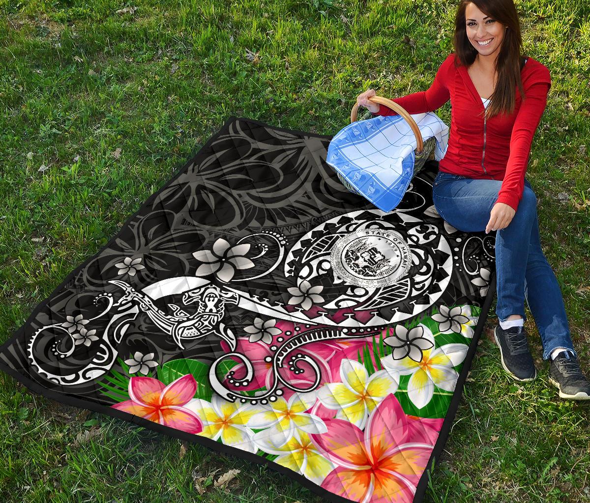 Hawaii Polynesian Premium Quilt - Hawaii Seal With Turtle Plumeria (Black) - Polynesian Pride