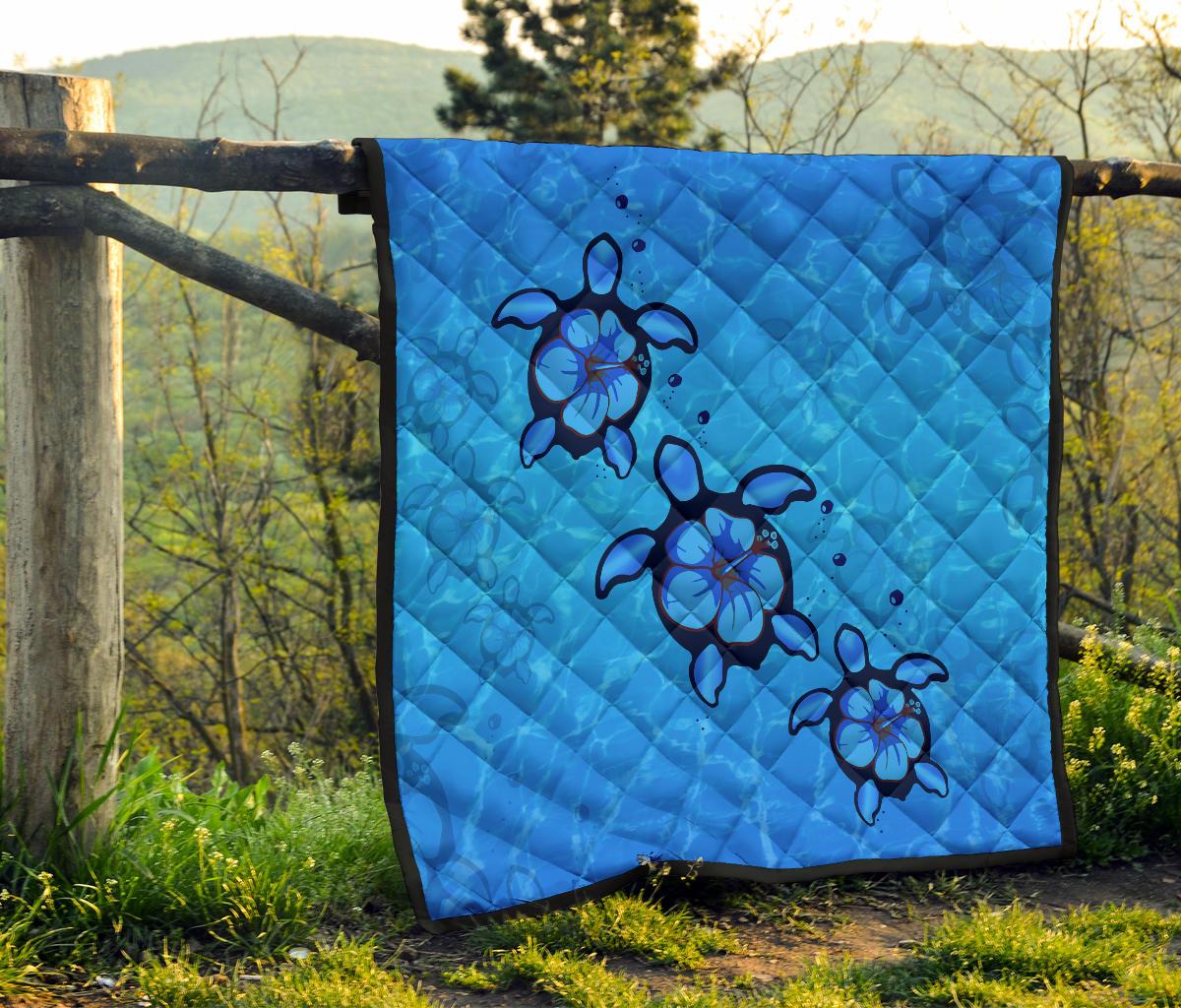 Turtle Hibiscus Swim In Sea Premium Quilt - Polynesian Pride