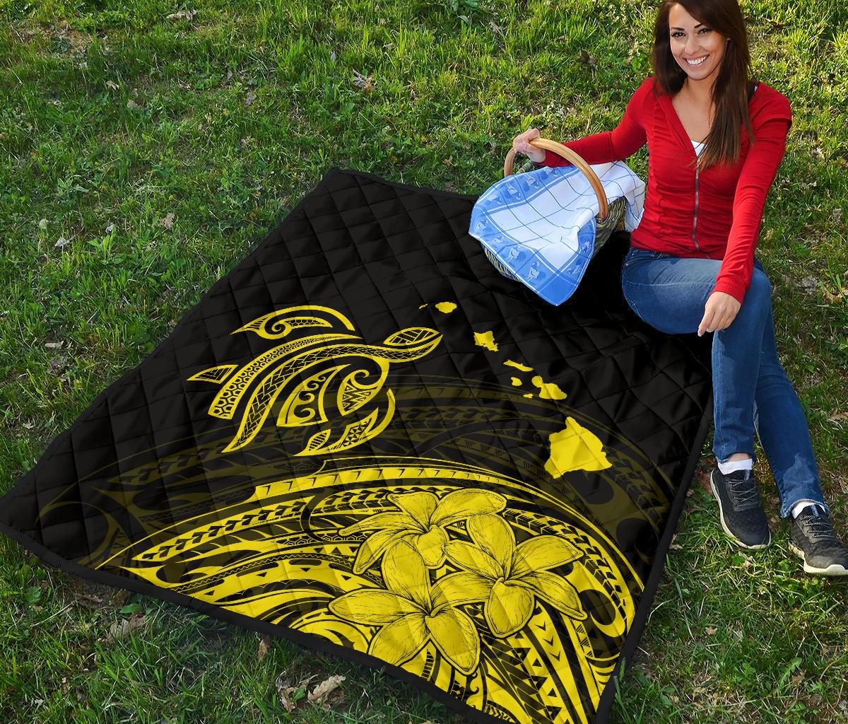 Hawaii Map Plumeria Polynesian Yellow Premium Quilt - Polynesian Pride