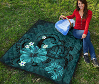 Hawaii Turtle Poly Tribal Turquoise Premium Quilt - Polynesian Pride