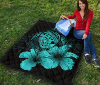 Hawaii Hibiscus Premium Quilt - Turtle Map - Turquoise - Polynesian Pride