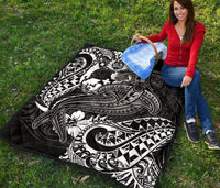 Tonga Premium Quilt - White Shark Polynesian Tattoo - Polynesian Pride