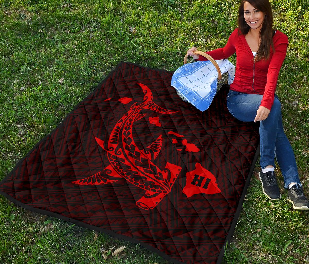 Hawaii Shark Red Polynesian Premium Quilt - Polynesian Pride