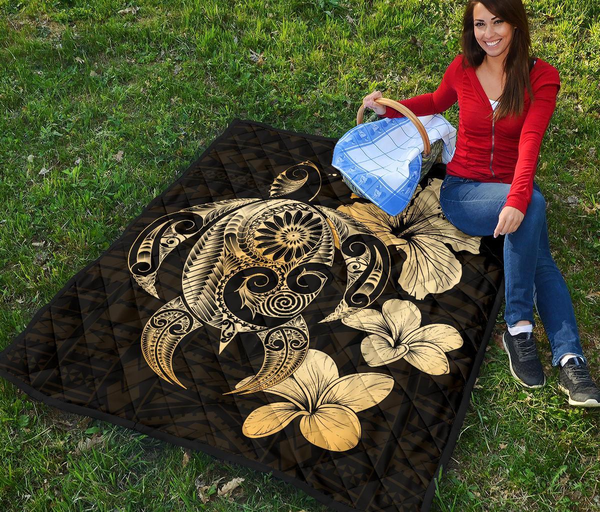 Hibiscus Plumeria Mix Polynesian Gold Turtle Premium Quilt - Polynesian Pride