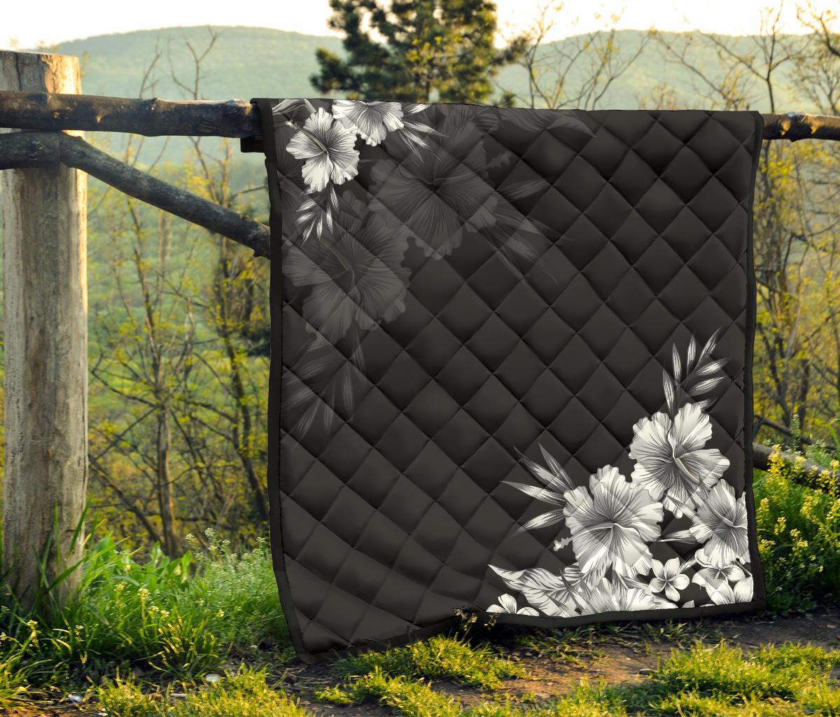 Black n White Hibiscus Premium Quilt - Polynesian Pride