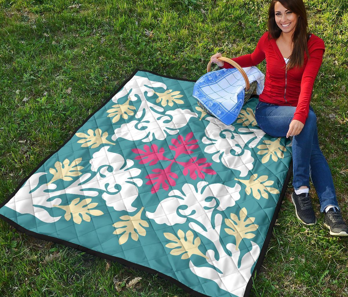 Hawaiian Leaves Tropical Pattern Premium Quilt - Pastel And White - Argu Style - AH - Polynesian Pride