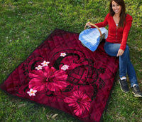 Hawaii Turtle Poly Tribal Pink Premium Quilt - Polynesian Pride