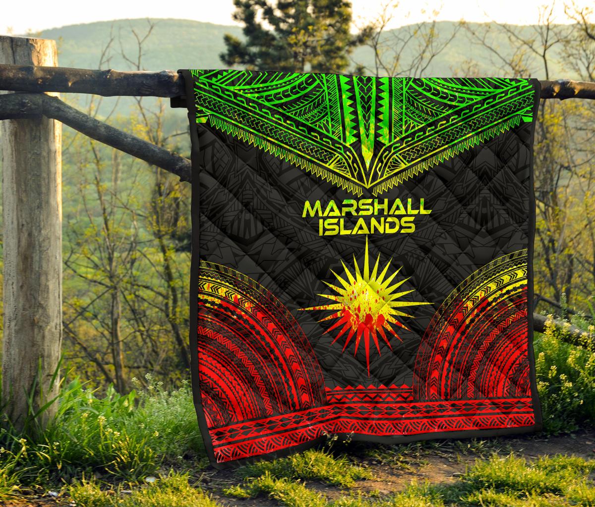 Marshall Islands Premium Quilt - Marshall Islands Flag Polynesian Chief Reggae Version - Polynesian Pride