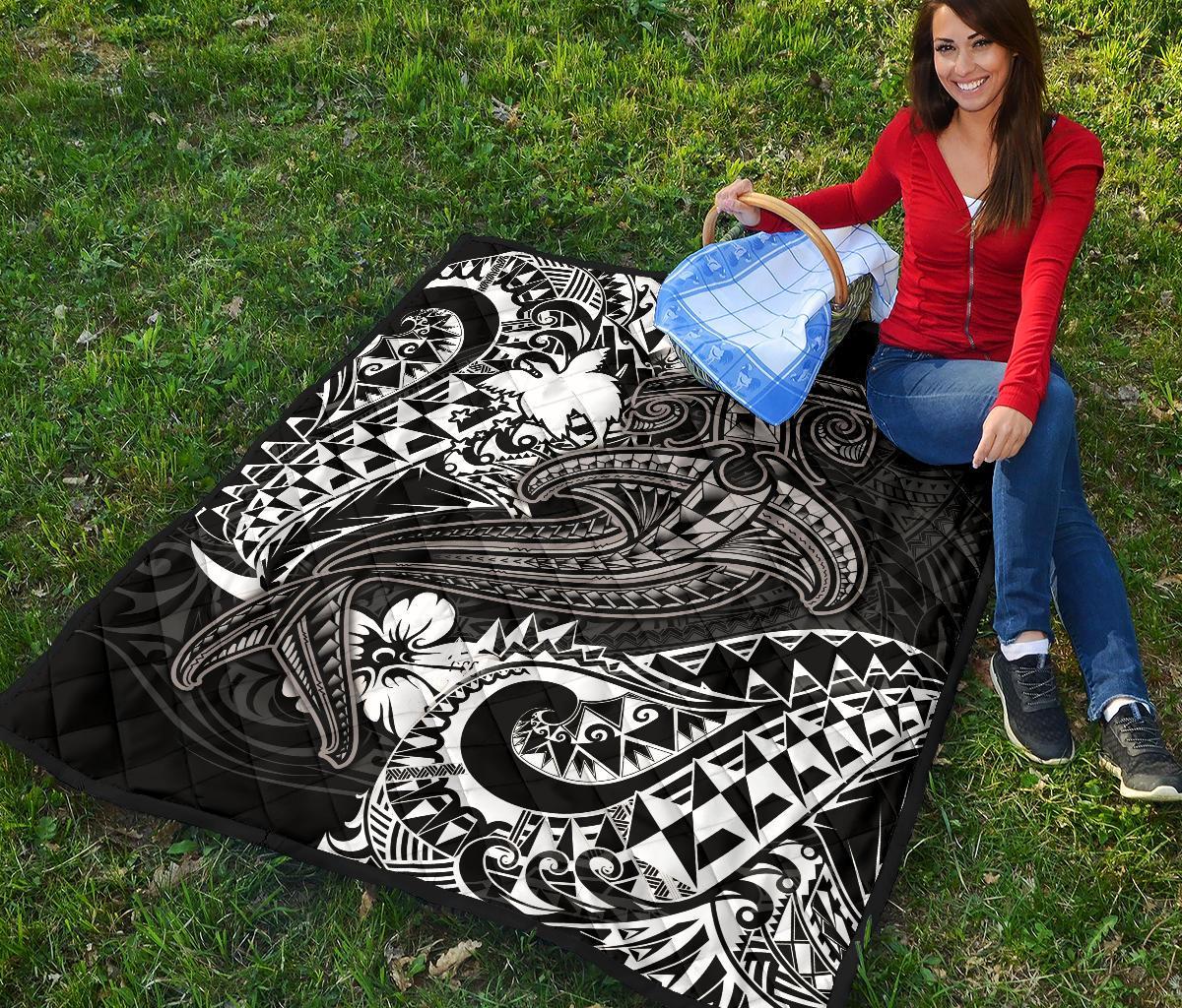 Papua New Guinea Premium Quilt - White Shark Polynesian Tattoo - Polynesian Pride